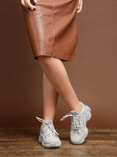 

Roadster Women Grey Sneakers
