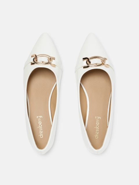 

DressBerry Women White Solid Ballerinas
