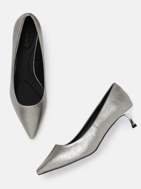

DressBerry Women Silver-Toned Textured Pumps