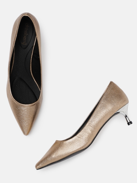 

DressBerry Women Rose Gold-Toned Solid Pumps