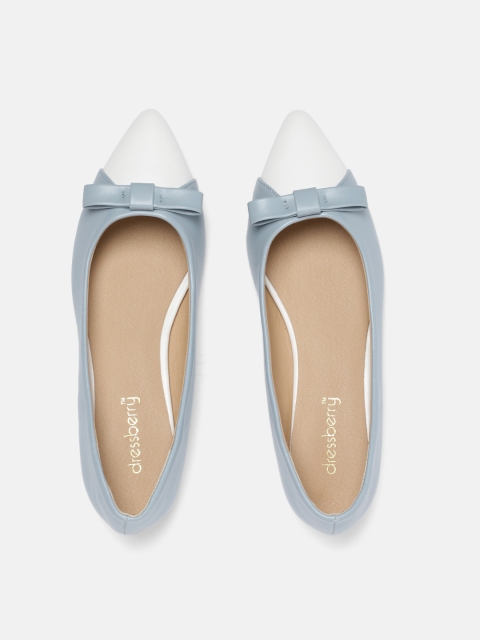 

DressBerry Women Blue Solid Ballerinas