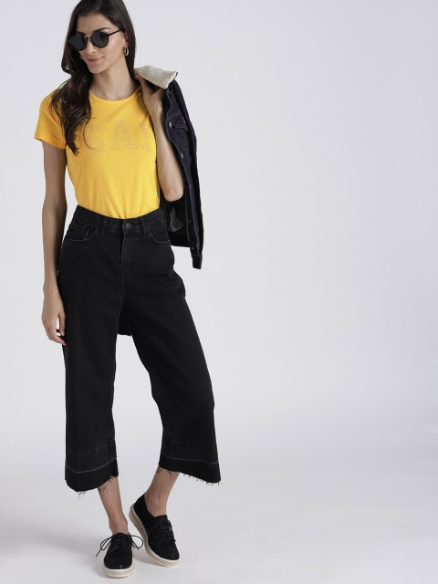 

GAP Women Logo Graphic Crewneck T-Shirt, Yellow
