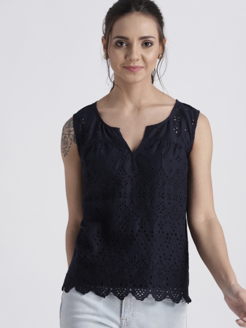 

GAP Women's Eyelet Top, Navy blue