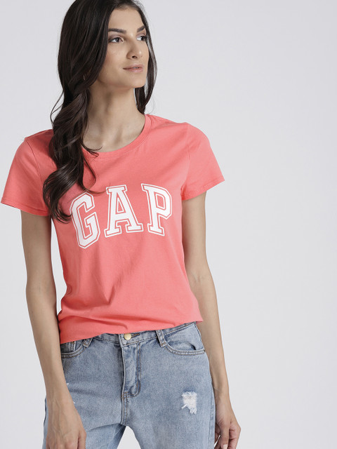 

GAP Women's Logo Graphic Crewneck T-Shirt, Peach