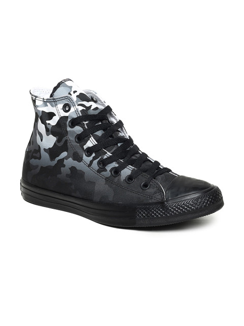 

Converse Unisex White & Black Printed Textile mid-Top Sneakers