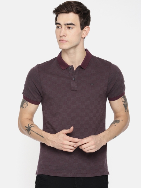 

Lee Men Burgundy Self-Checked Polo Collar T-shirt