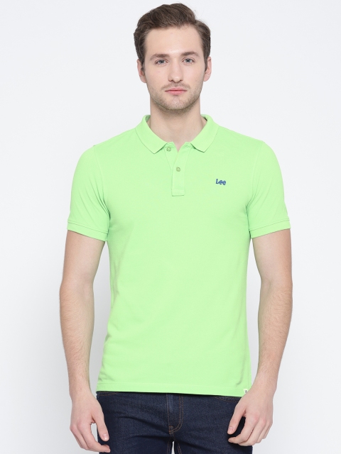 

Lee Men Green Solid Polo Collar T-shirt