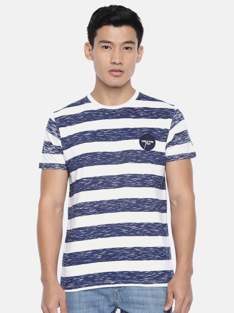 

Lee Men White & Navy Striped Round Neck T-shirt