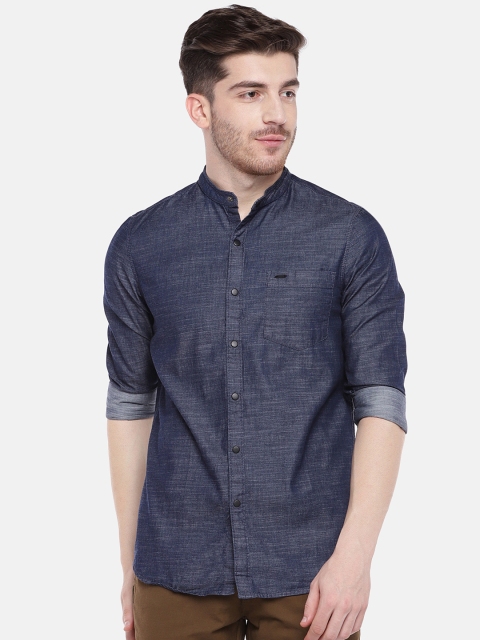 

Lee Men Navy Blue Slim Fit Solid Chambray Casual Shirt