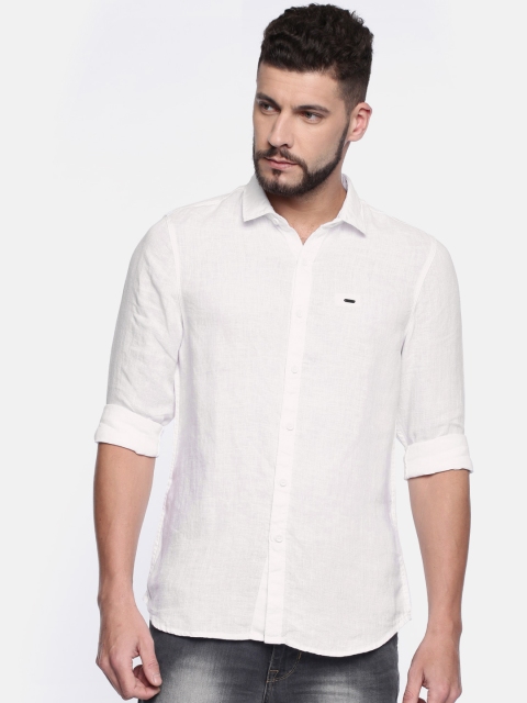 

Lee Men White Slim Fit Solid Casual Shirt