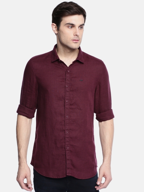 

Lee Men Burgundy Slim Fit Solid Linen Casual Shirt