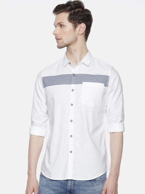 

Lee Men White & Blue Slim Fit Striped Casual Shirt