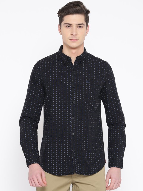 

Lee Men Black Slim Fit Printed Casual Shirt