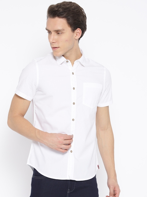 

Lee Men White Slim Fit Solid Casual Shirt