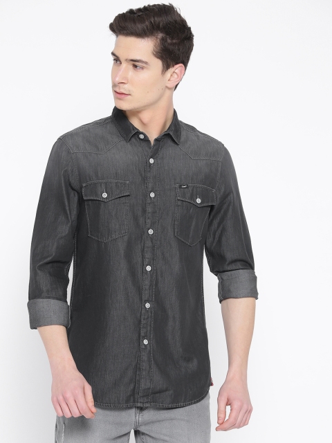 

Lee Men Charcoal Grey Slim Fit Faded Chambray Casual Shirt