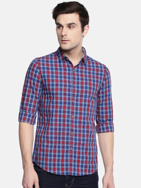 

Lee Men Red & Blue Slim Fit Checked Casual Shirt