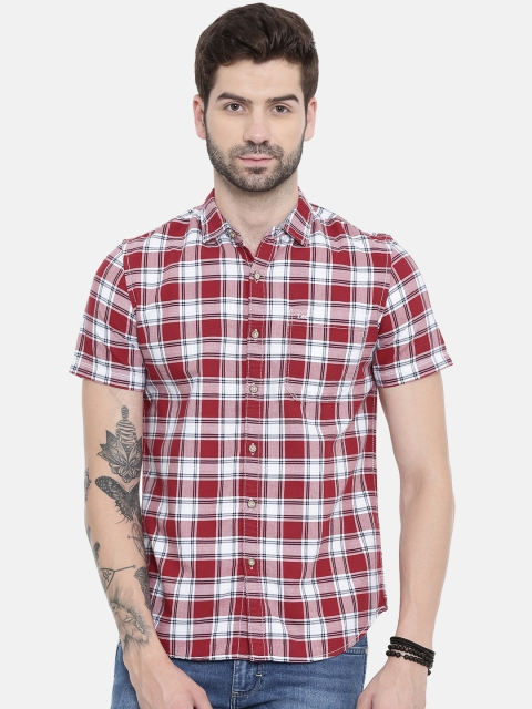 

Lee Men Red & White Slim Fit Checked Casual Shirt