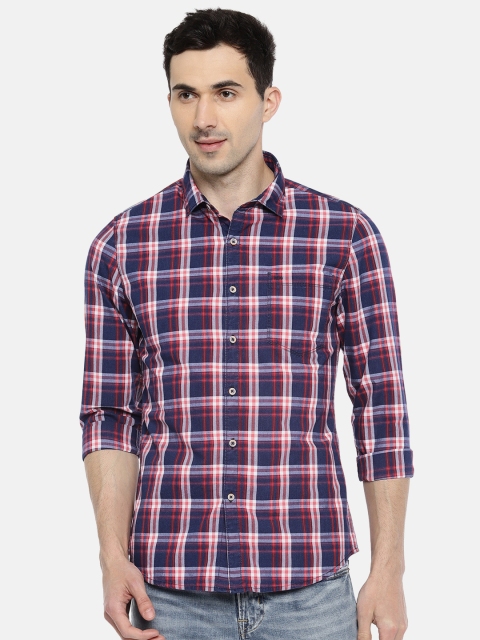 

Lee Men Blue & Red Slim Fit Checked Casual Shirt