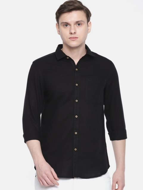 

Lee Men Black Slim Fit Solid Casual Shirt