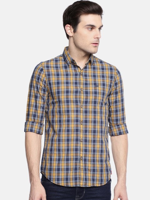 

Lee Men Yellow & Blue Slim Fit Checked Casual Shirt