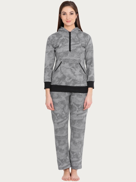 

Clovia Women Grey Printed Night suit LSW392P01XL