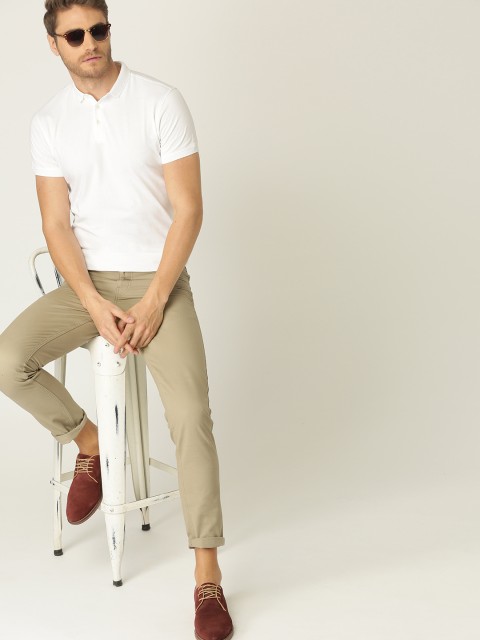

United Colors of Benetton Men Khaki Slim Fit Solid Chinos