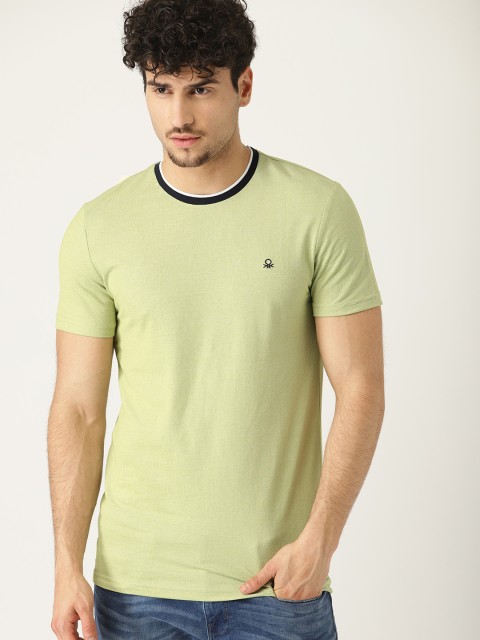 

United Colors of Benetton Men Green Solid Round Neck T-shirt