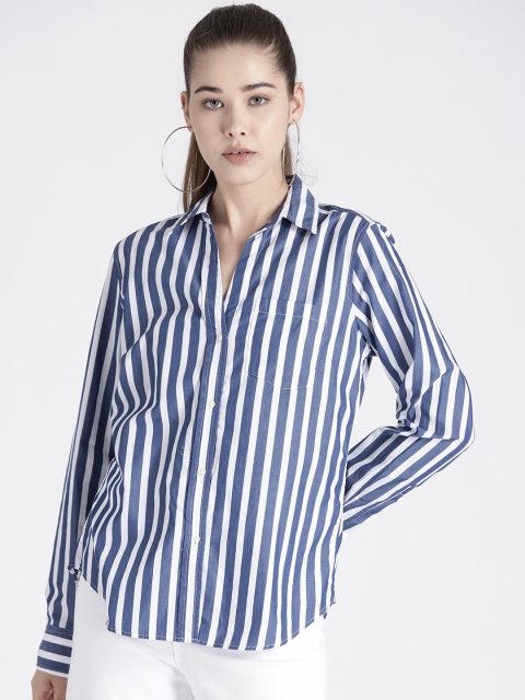 

GAP Women's Fitted Boyfriend Stripe Shirt, Navy blue