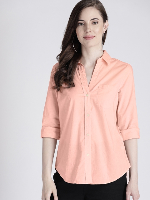 

GAP Women's Fitted Boyfriend Shirt, Peach