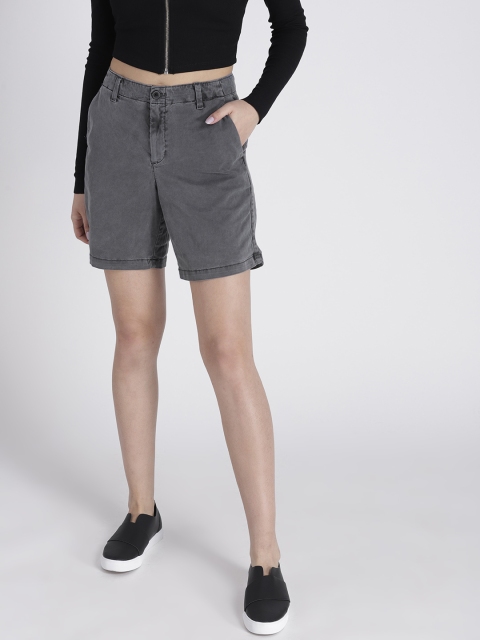 

GAP Women's 5" Girlfriend Shorts, Charcoal