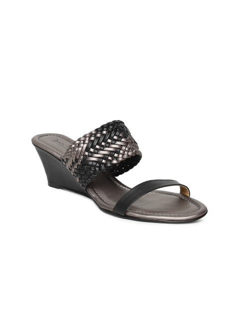 

Inc 5 Women Grey & Black Woven Design Heels