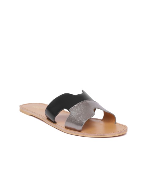 

Tresmode Women Black & Gunmetal-Toned Colourblocked Open Toe Flats