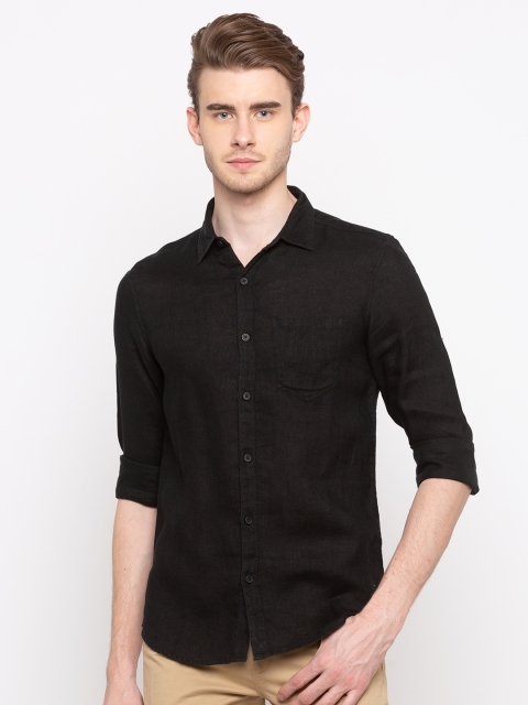 

SPYKAR Men Black Slim Fit Solid Casual Shirt