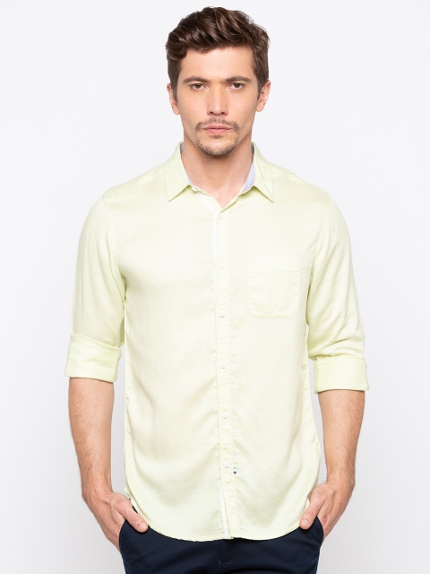 

SPYKAR Men Yellow Solid Slim Fit Casual Shirt