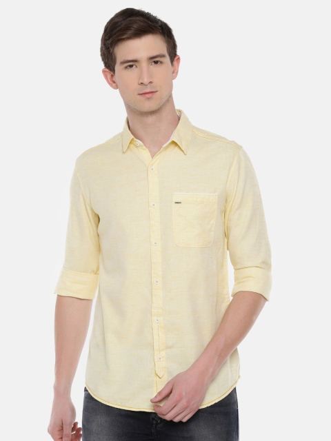 

SPYKAR Men Yellow Regular Fit Solid Casual Shirt