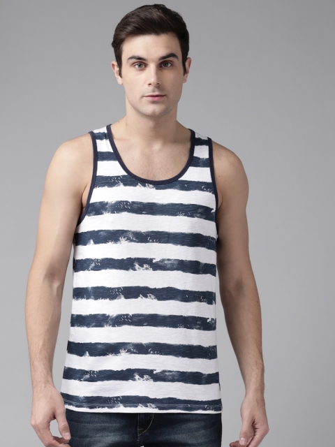 

SPYKAR Men White Navy Blue Striped Round Neck Pure Cotton T-shirt