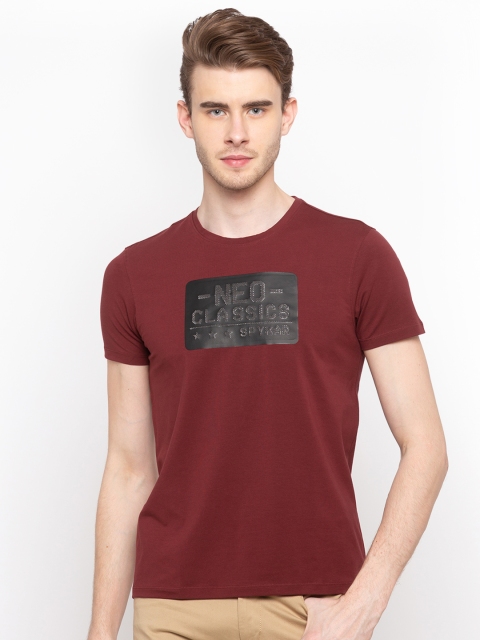 

SPYKAR Men Maroon Solid Round Neck T-shirt