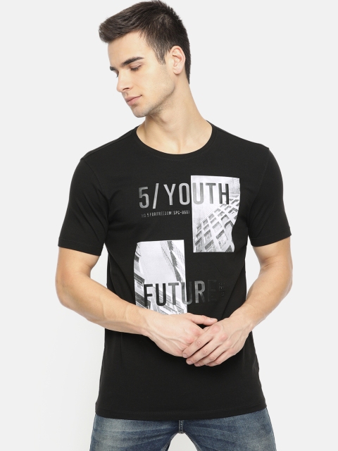 

SPYKAR Men Black Printed Round Neck T-shirt With Applique Detail
