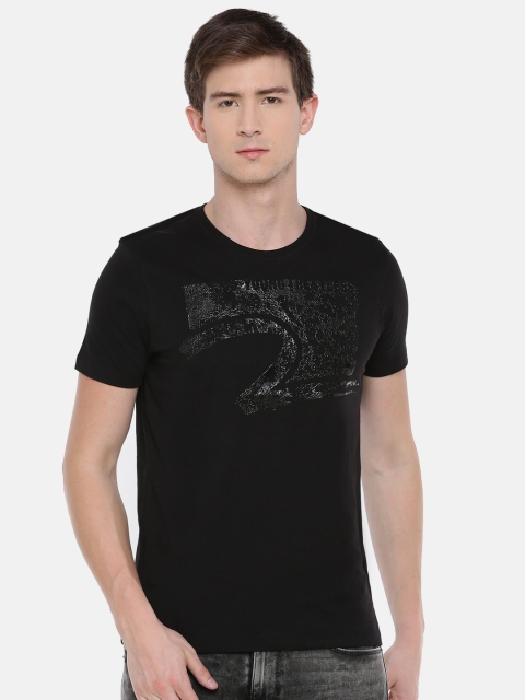 

SPYKAR Men Black Printed Round Neck Pure Cotton T-shirt