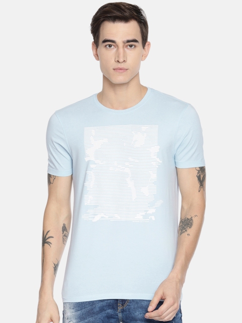 

SPYKAR Men Blue & White Striped Round Neck T-shirt
