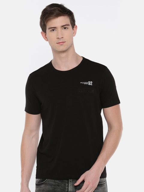 

SPYKAR Men Black Solid Round Neck T-shirt