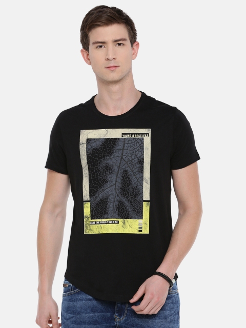 

SPYKAR Men Black Printed Round Neck Pure Cotton T-shirt