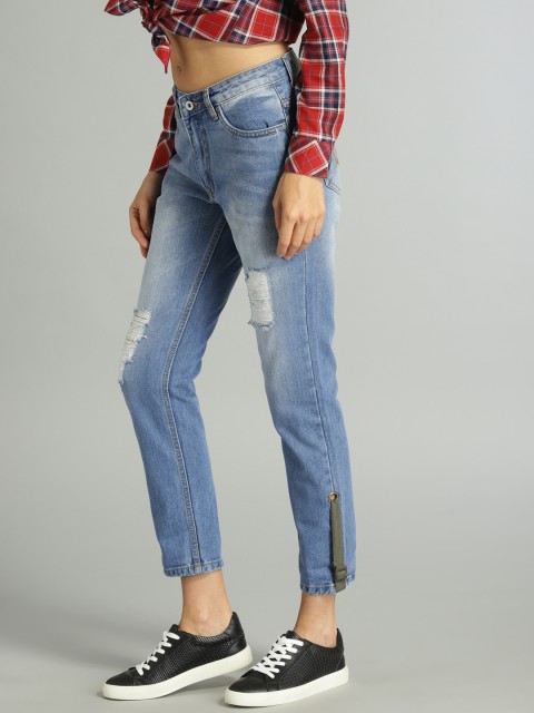 

Roadster Women Blue Boyfriend Fit Mildly Distressed Ankle-Length Stretchable Jeans
