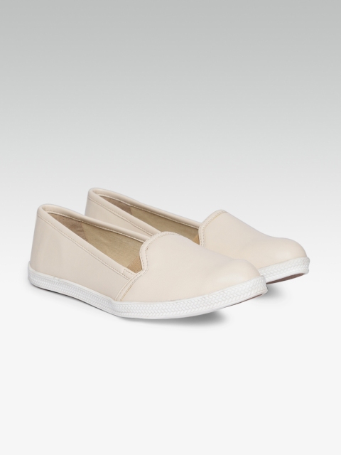 

Carlton London Women Cream-Coloured Solid Ballerinas