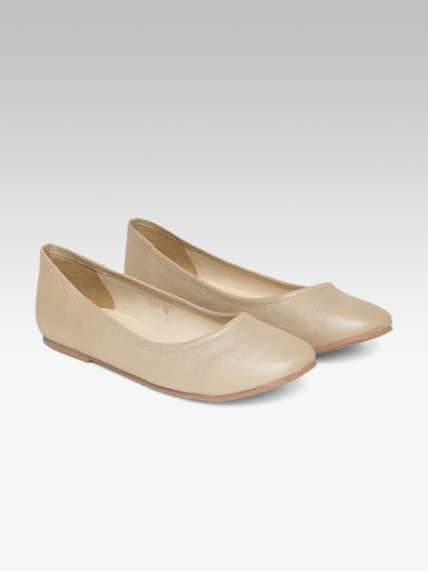 

Carlton London Women Gold-Toned Solid Ballerinas