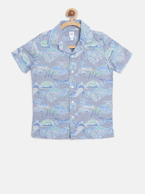 

GAP Boy's Chambray Shark Short Sleeve Shirt, Blue