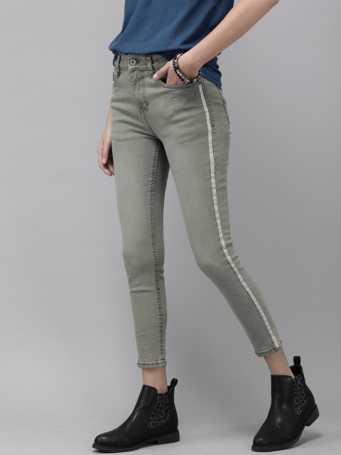 

Roadster Fast and Furious Women Grey Skinny Fit Mid-Rise Clean Look Cropped Jeans