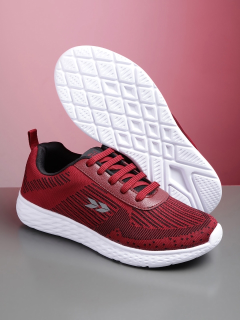 

Crew STREET Men Maroon Running Shoes