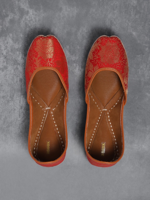 

Anouk Women Red & Gold-Toned Woven Design Mojaris