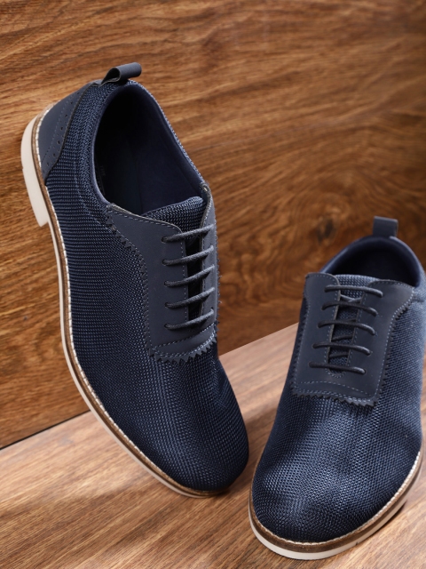 

INVICTUS Men Navy Blue Oxfords